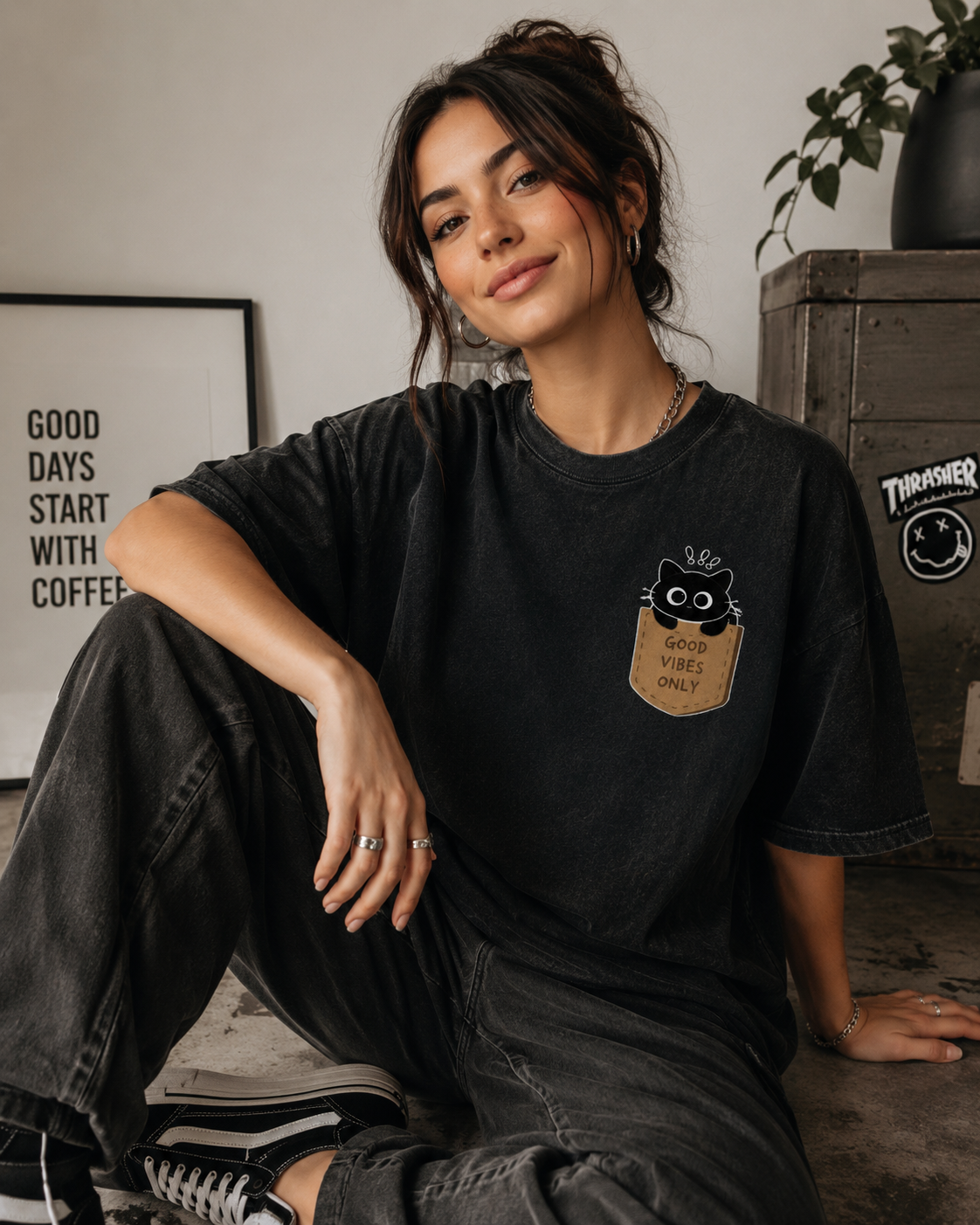 Camiseta Oversized Good Vibes Cat Acid Wash