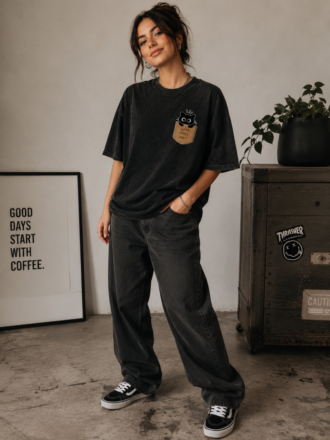 Camiseta Oversized Good Vibes Cat Acid Wash